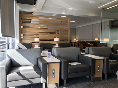 American Airlines Admirals Club Ord Updated April Photos