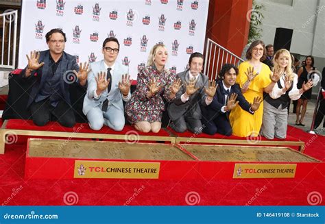 Johnny Galecki Jim Parsons Kaley Cuoco Simon Helberg Kunal Nayyar Mayim Bialik Melissa