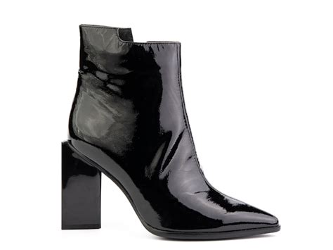 Botas Femininas De Couro Preto No Tornozelo Z Per Preto E Salto