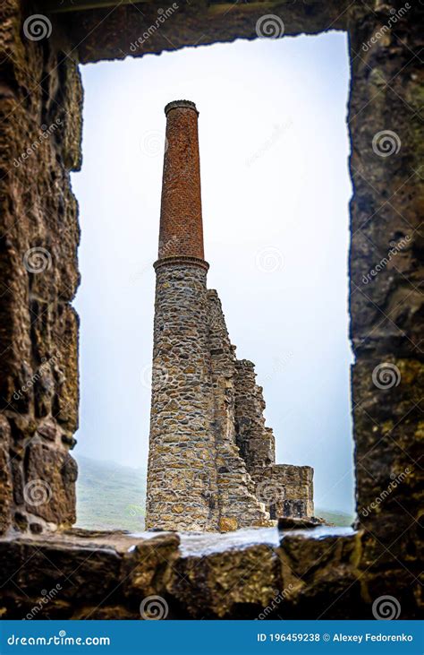 View of Old Tin Mine in Cornwall Stock Photo - Image of ocean, engine: 196459238