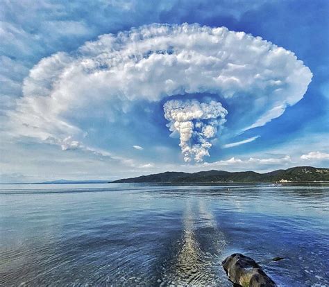 The Taal Volcano erupting : r/pics