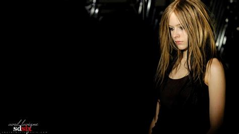 Blonde Women Avril Lavigne Dark Celebrity Singer Hd Wallpaper