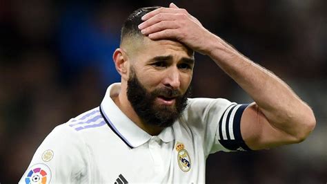 Real Madrid Striker Benzema Mulling Exit Amid 200 Million Saudi Arabia