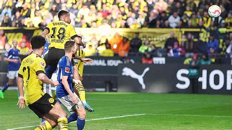 Bundesliga Borussia Dortmund Grab Pole Position Telegraph India