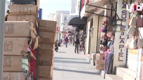 Comerciantes en Zona Piel invaden vía pública León Guanajuato