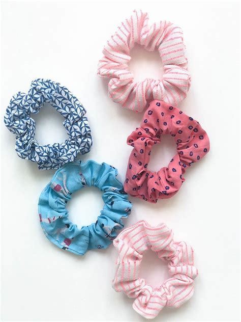 How To Make A No Sew Scrunchie Easy Diy Scrunchie