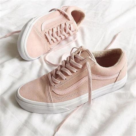 mà cho hội con gái xem đống sneaker màu nude này đảm bảo cô nào cũng hú hét đòi mua ngay