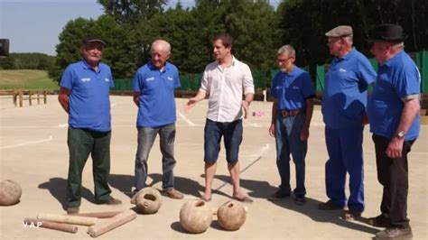 Viure Al Pais Vous Propose D Aller Jouer Aux Quilles En Aubrac