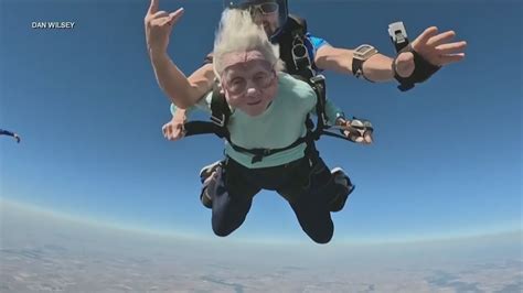 Chicago Woman Skydives From Plane Aiming For Record As The World