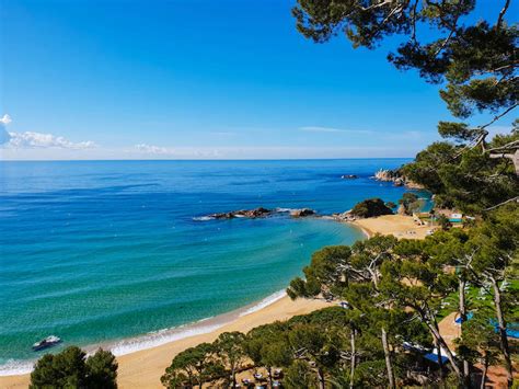 costa brava beaches  places  stay   costa brava