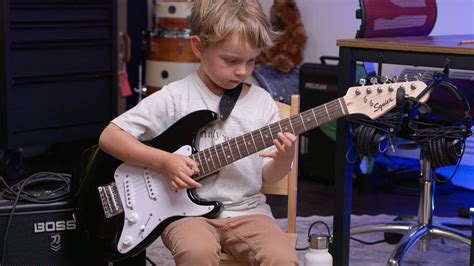 The BEST GUITARS for KIDS | 2024 | Guitar Techniques and Effects