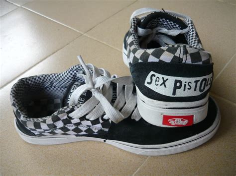 Pantai Timur Bundle Kasut Vans Sex Pistols Sold