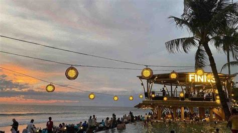 Nikmati Sunset Terbaik Di Finns Beach Club View Pantai Berawa Canggu