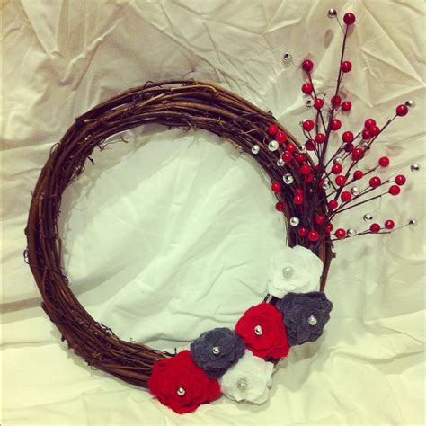 Keep It Simple and Fun: Felt Flower Christmas Wreath Tutorial