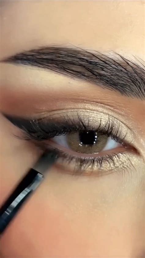 +12 Eyeliner Looks To Elevate Your Makeup Game in 2024 | Makeup ...