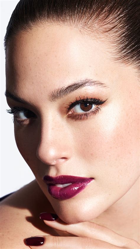 Super Lustrous Glass Shine Lipstick - Revlon