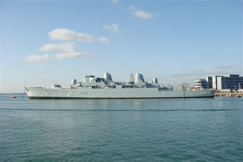 Hms Bristol D23 Royal Navy Training Ship And Sole Type 8 Flickr