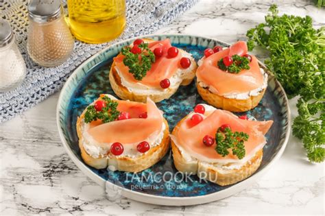 Брускетта с беконом и творожным сыром — рецепт с фото пошагово
