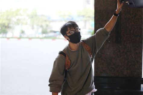 Tiến Linh được hot girl hộ tống lên tuyển Việt Nam chủ tịch Văn Toàn khoe tóc mới