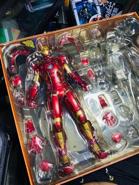 Hot Toys Ironman Mark 9 Hobbies And Toys Toys And Games On Carousell