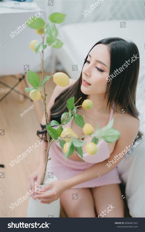 Sexy Beautiful Woman Wearing Pink Lingerie Stock Photo Shutterstock