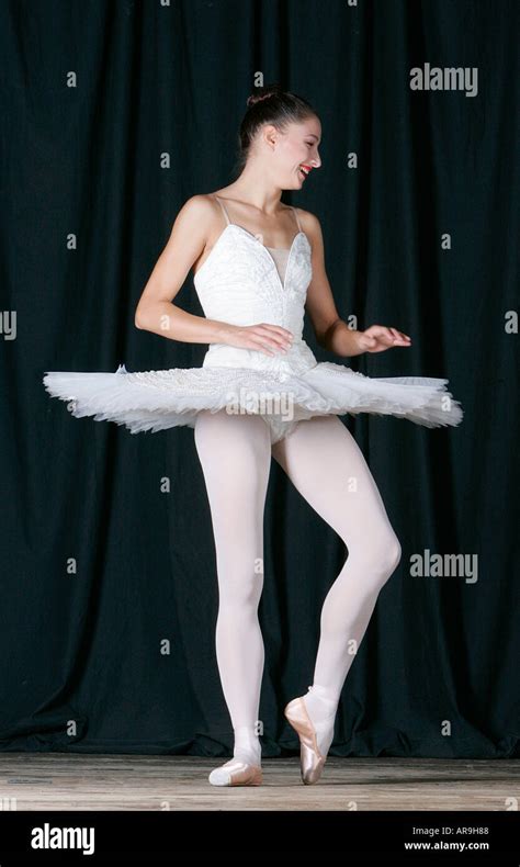 Prima Ballerina Ballet Dancer Actress Stage Performance National Ballet