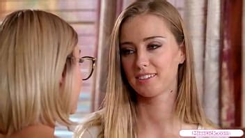 Pequeño tetitas rubia bffs 69 coño lamiendo XVIDEOS