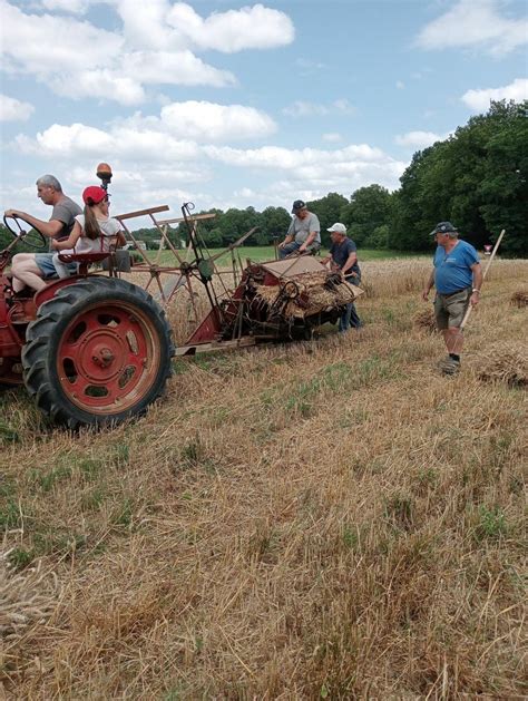 Montembœuf la fête des battages se prépare aux Labourières