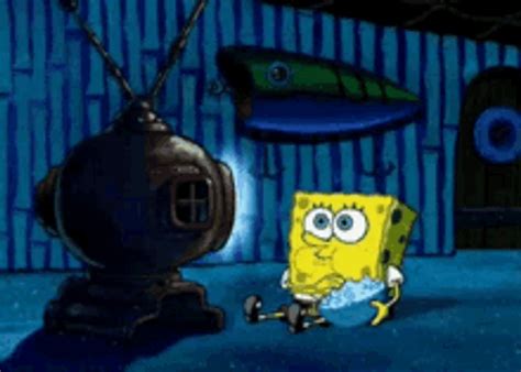 Spongebob Watching Movie GIF | GIFDB.com