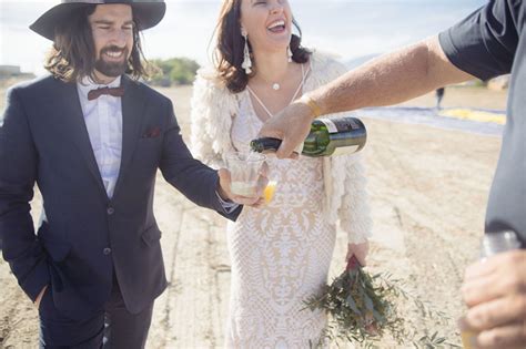 An Ultra Chic High Flying Hot Air Balloon Elopement Over Palm Springs Offbeat Wed Was Offbeat