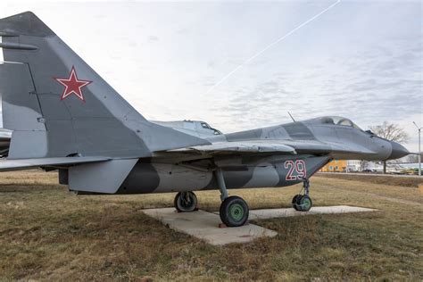 Музей Дальней авиации в Энгельсе: многоцелевой истребитель четвёртого ...
