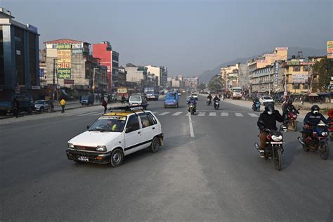 थाहा पाउनुहाेस् काठमाडौंमा बस र ट्याक्सी चढ्दा तिर्नुपर्ने बढेकाे भाडा