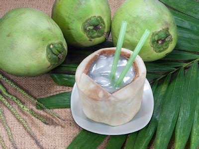 MULAI DETIK INI BERHENTILAH ANDA MENGONSUMSI AIR KELAPA DALAM 7 HARI