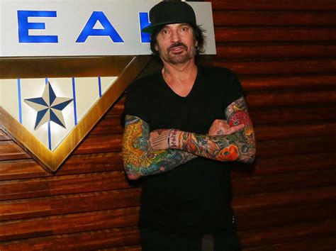 Tommy Lee Posts Nsfw Naked Photo Amid Pamela Anderson Drama