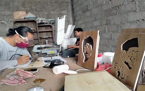 Keren Olah Limbah Kayu Bekas Jadi Seni Lukis Bernilai Seni Tinggi