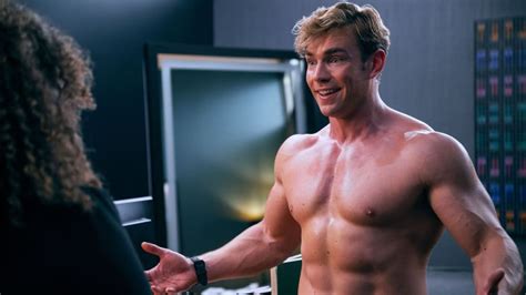 Glamorous Is Netflixs Gayest Show Yet Lets Femmes Be Sex Symbols