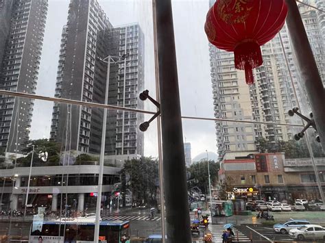 雨雨雨！深圳分区橙色、黄色暴雨预警发布 五个气象预警信号生效中深圳新闻网