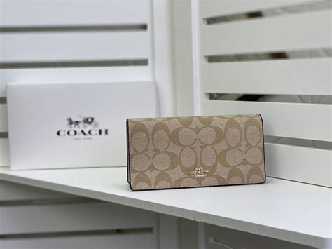 COACH Клатч - купить с доставкой по выгодным ценам в интернет-магазине ...