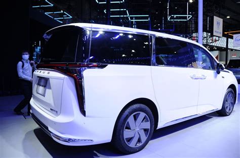 Saics Maxus Mifa Is A Luxury Electric Van With Six Power Seats And