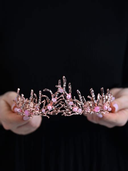 Диадема для девочки на выпускной, корона для невесты купить на OZON по ...