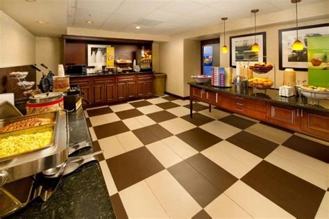 Hampton Inn & Suites San Antonio-Airport - SixSuitcaseTravel