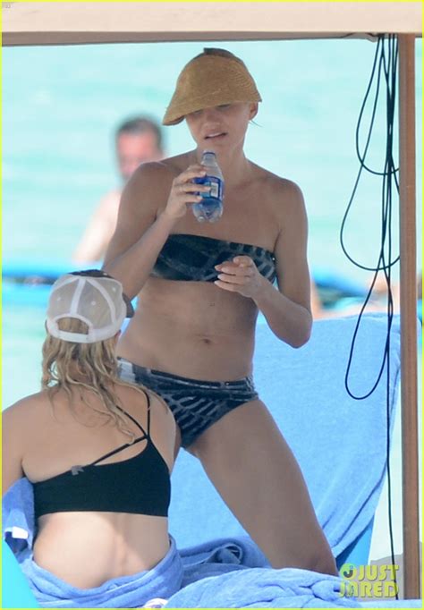 Cameron Diaz Kate Upton Bikini Babes In The Bahamas Photo