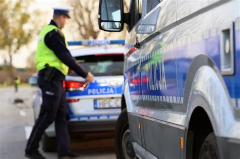 Napad Na Bank We Wroc Awiu Policja Prosi O Pomoc Rmf