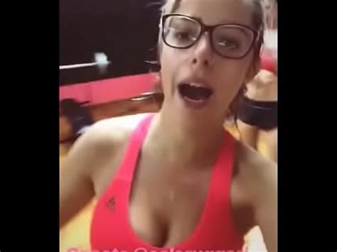 Las tetas húmedas de Nati Jota después del gym XVIDEOS