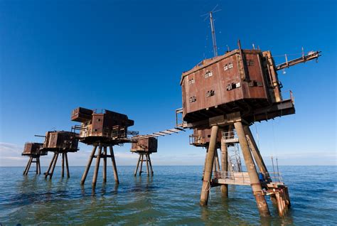 Red Sands Sea Forts, Thames Estuary, UK [2000x1342] : FortPorn