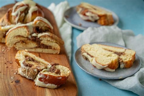 Saftiger Nusszopf Hefezopf mit Nussfüllung einfaches Rezept