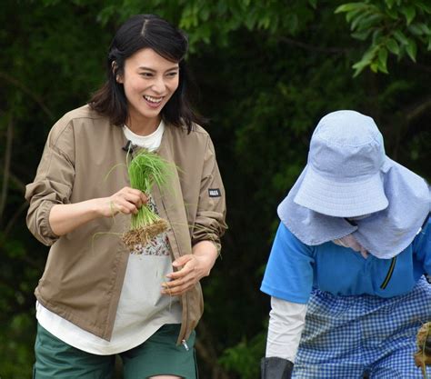 柴咲コウさん、井伊家ゆかりの地で田植え 「直虎」撮影でも縁 写真特集77 毎日新聞