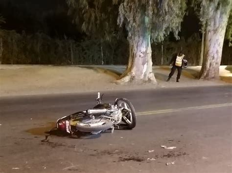 Fuerte Choque Entre Una Moto Y Un Auto En Rivadavia Dejó A Un Joven