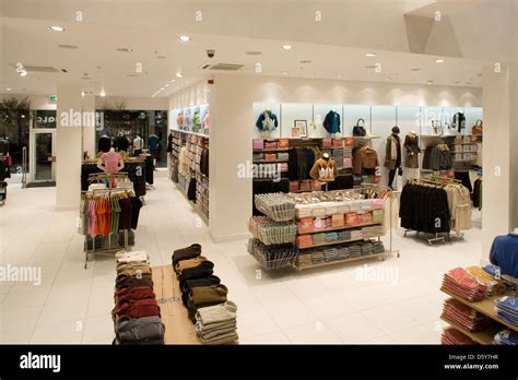 Uniqlo Oxford Street London England Stock Photo - Alamy