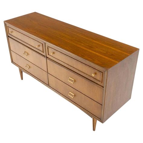 Classic Mid Century Modern 9 Drawere Dresser Sculptural Walnut By Bassett For Sale At 1stdibs